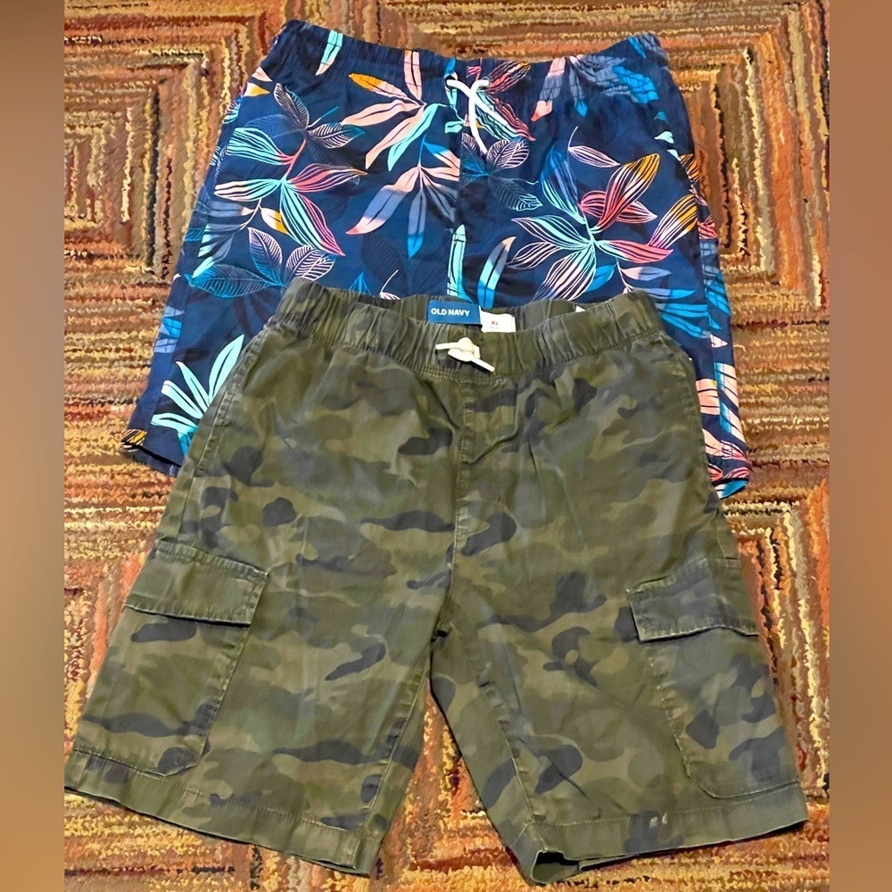 Set / Lot Of 2 Old Navy Shorts Boys/ Teens XL (14-16) Camo